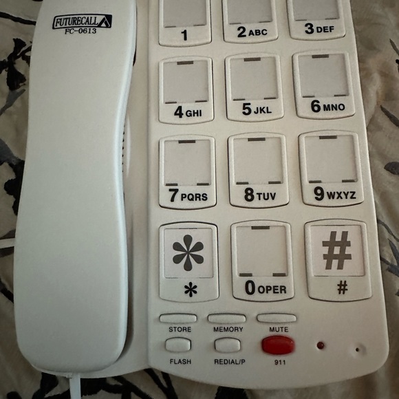 Future Call Picture Phone w/ 1 Touch Dialing. - Picture 2 of 4